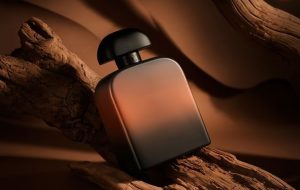 Botol parfum yang menonjolkan kesan mewah dan nilai jual tinggi.